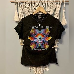 •NWOT• Licensed Official JOURNAL Band Tee // Freedom Tour ‘22